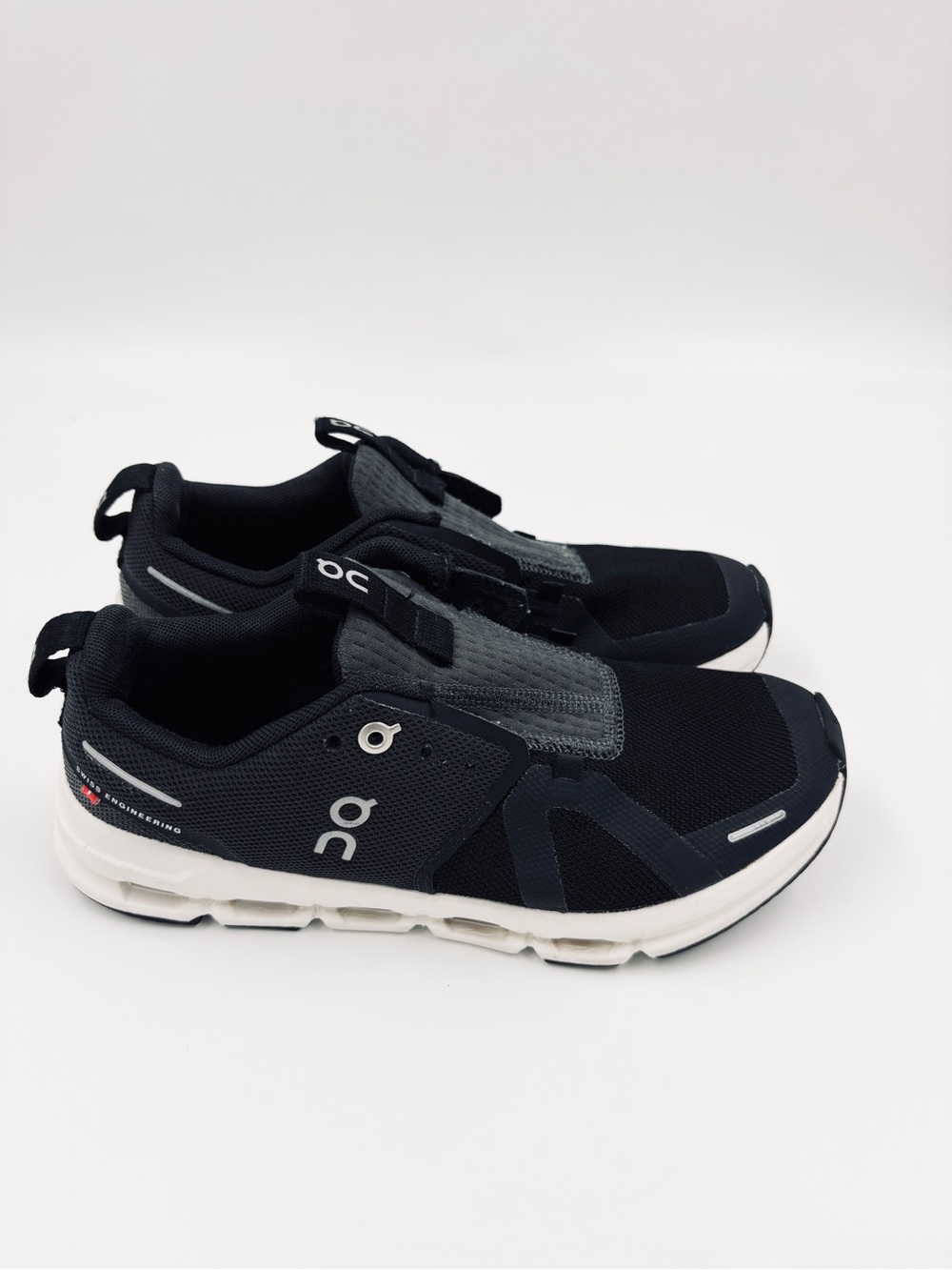 On Cloud Sky Running Sneakers Youth 4.5 EUC no laces